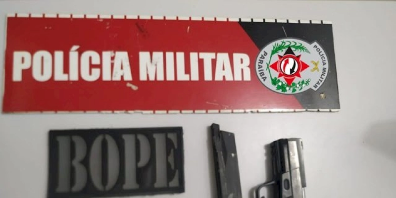 Policiais do BOPE apreendem simulacro de arma de fogo na cidade de Sousa