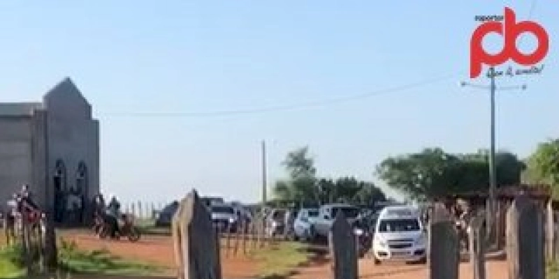Sob forte comoção Jovem morto na noite de ontem no sítio Veneza, é sepultado no Cemitério de Aparecida 