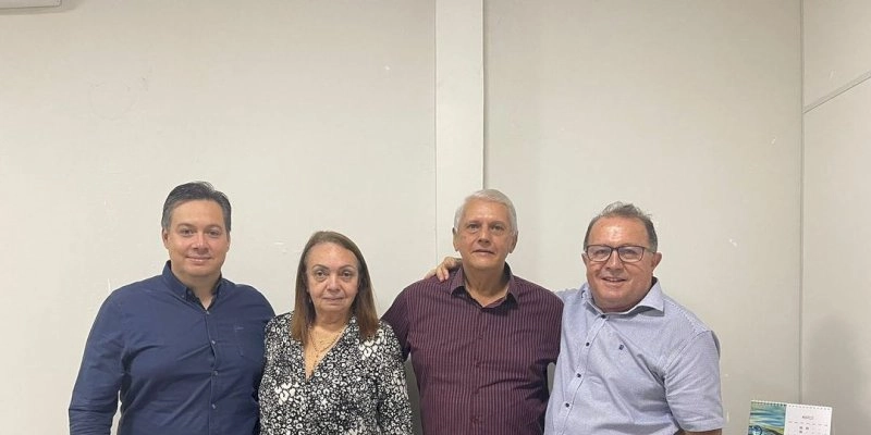 Deputado Júnior Araújo participa de reunião com coordenador do Cooperar e reforça projetos para Bonito de Santa Fé