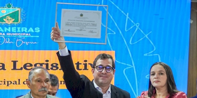 Gervásio assina Ordem de Serviço para construção de clínica de controle populacional de cães e gatos