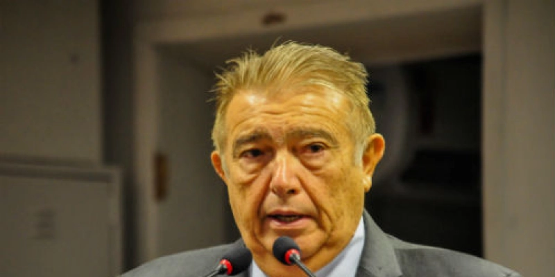 Aprovado projeto de Renato Gadelha que garante igualdade de salários para homens e mulheres na mesma função