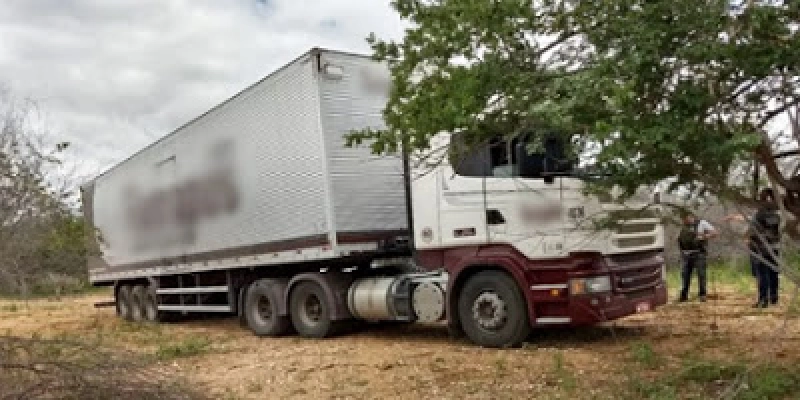 Operação Carga Pesada prende 14 pessoas e apreende carreta roubada na Paraíba