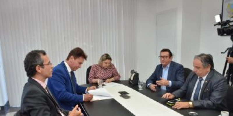 TJPB e Prefeitura de Coremas assinam convênio para instalação de energia solar no fórum da comarca