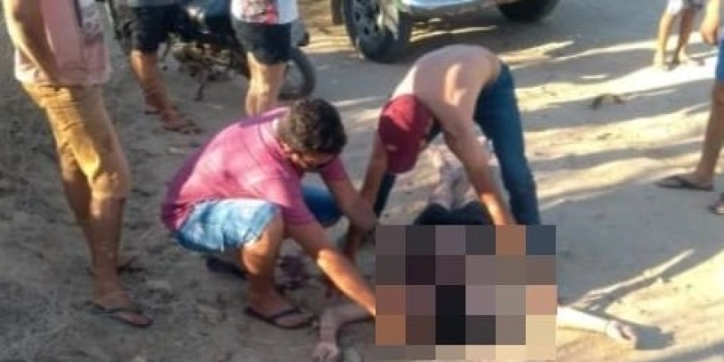 Colisão entre moto e carro deixa motoqueiro gravemente ferido no Sertão 