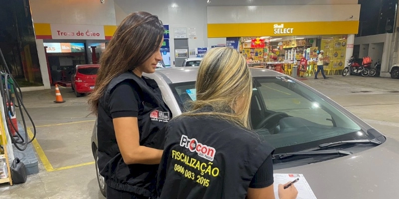 Procon-JP registra diferença de R$ 0,35 no preço da gasolina; fiscalização noturna monitora 20 postos  