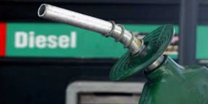 Caminhão é flagrado transportando cerca de 2 mil litros de diesel de forma irregular