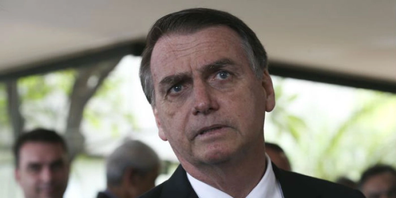 Cirurgia de Bolsonaro é adiada para depois da posse