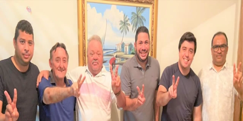 POLÍTICA:  Reunião das Lideranças das oposições anuncia rompimento com Lindolfo, e apoio a Jutay em Marizópolis