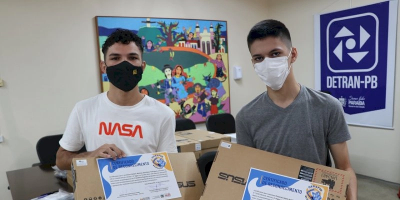 Detran-PB entrega prêmios do Desafio Nota 1000