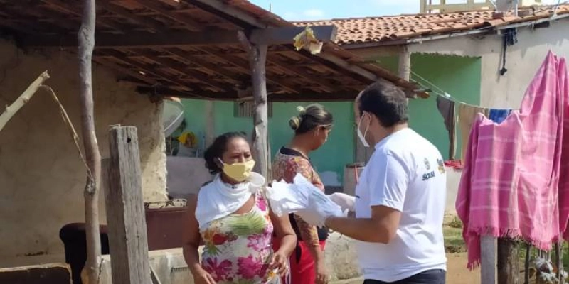 Em parceria com o Governo do Estado, Prefeitura de Sousa realiza entrega de máscaras de proteção facial