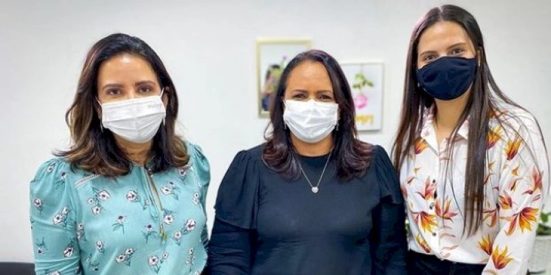 Pollyanna Dutra participa de reuniões ao lado da vereadora Priscila Almeida, de Piancó 