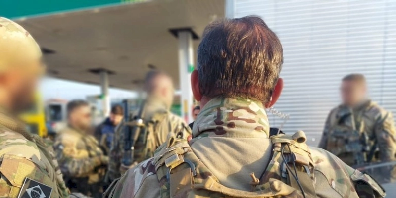 Polícia Federal cumpre mandado de busca e apreensão em Sousa em residência de suspeito de contrabando de cigarros 