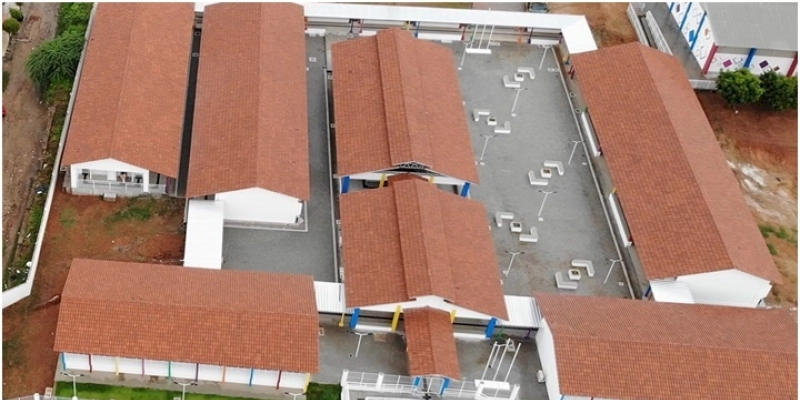 Escola Manoel Mangueira, em Cajazeiras, beneficia estudantes com estrutura de qualidade; pleito do mandato de Júnior Araújo