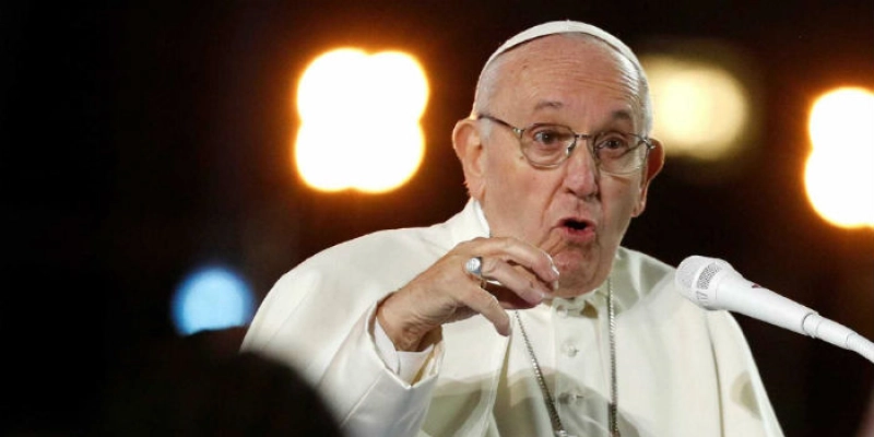 Papa faz apelo para que migrantes à deriva sejam acolhidos