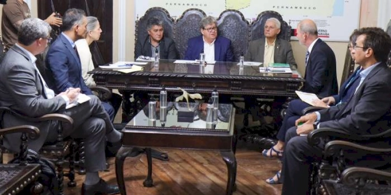 João Azevêdo recebe missão do Banco Mundial e destaca investimentos em segurança hídrica e incentivos a produtores rurais