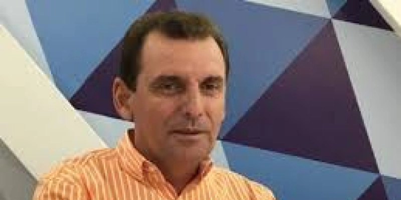Prefeito anuncia gastos com passagens áreas de R$ 215 mil em São José de Piranhas