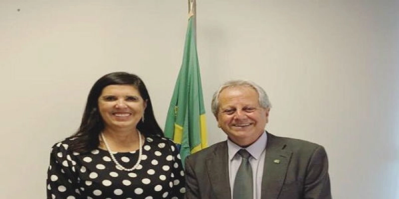 Vice-governadora se reúne com secretário nacional e discute programa de inclusão digital do idoso na Paraíba