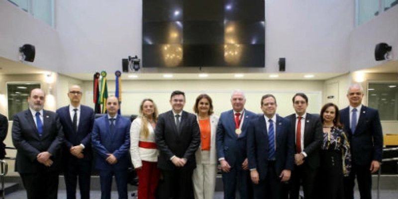 Assembleia concede Medalha de Honra ao Mérito ao procurador Telmo Lemos Filho
