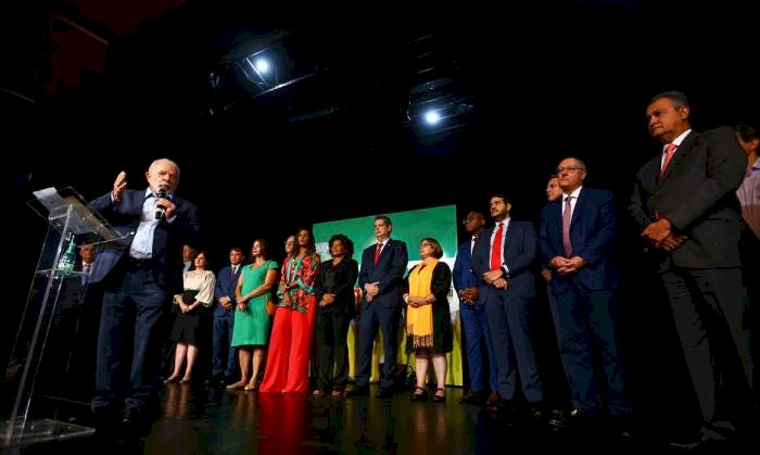 16 ministros para o próximo governo