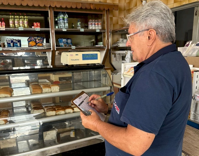 Procon-JP registra diferença de R$ 11,90 no preço do quilo do pão francês nas padarias da Capital