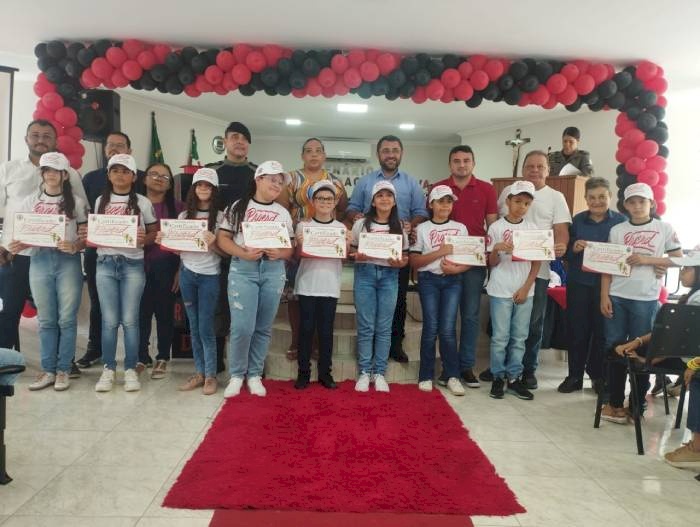 Solenidade de formatura do Proerd em Santa Cruz