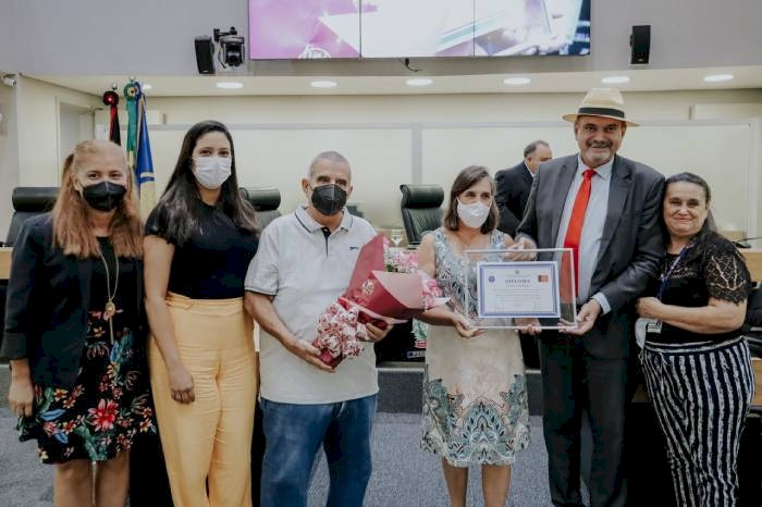 Título de cidadania paraibana à professora Maria Cristina Crispim da Silva