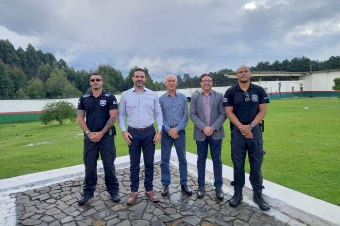 Comitiva em visita a unidade prisional em Santa Catarina