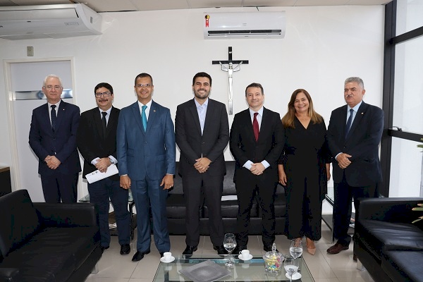 Deputados estaduais Wilson Filho (presidente), Jutay Meneses e João Gonçalves