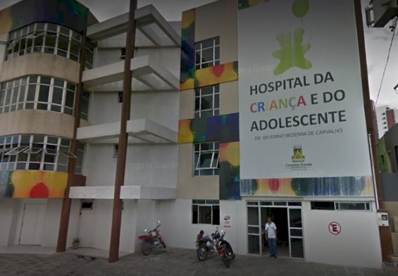 Mães com crianças de colo esperam horas para serem atendidas em Hospital Infantil de Campina Grande