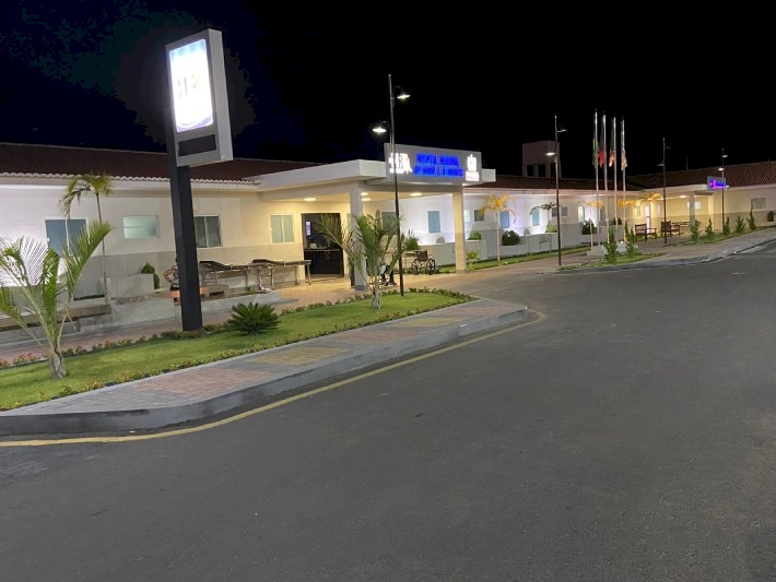Frente do Hospital Regional de Sousa