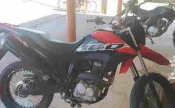 Motocicleta recuperada pela Polícia Militar