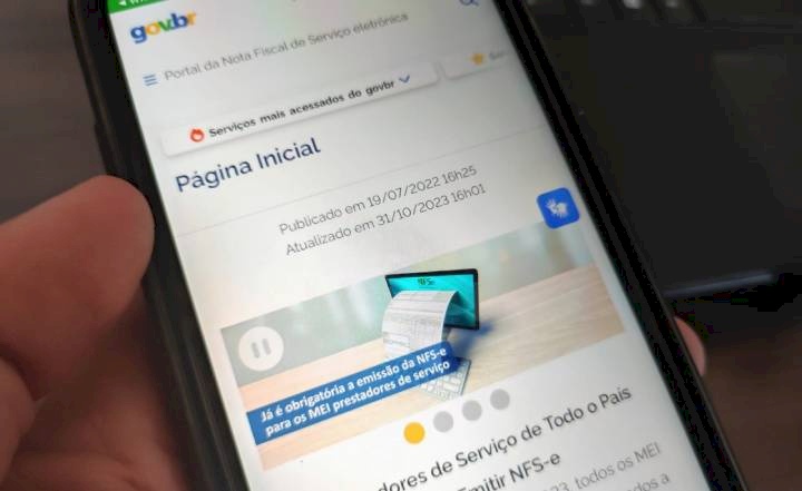 Além do cadastramento de informações no Portal Nacional da NFS-e, o público terá acesso ao passo a passo de como realizar a emissão da NFS-e 
