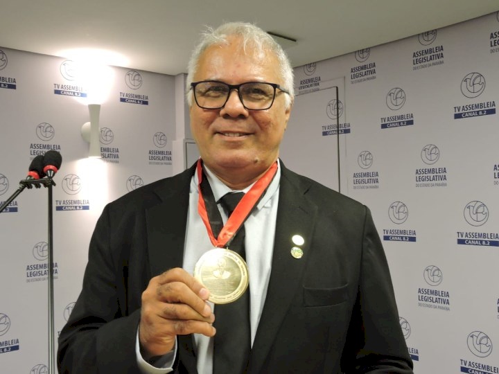 O advogado Michel Henrique, filho do saudoso deputado estadual João Henrique, fez um breve pronunciamento