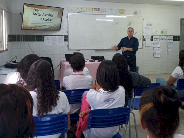Iniciativa do MP leva conscientização sobre violência contra a mulher a escolas estaduais de CG