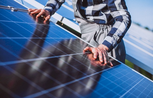 Energia Solar - Foto: Senivpetro/Freepik