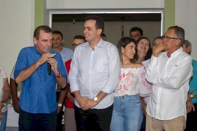 Deputado Chico Mendes em inauguração na Cidade de Triunfo