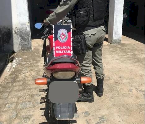 Motocicleta recuperada pela Polícia Militar