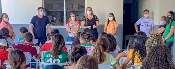 Secretaria de Saúde de São José da Lagoa Tapada realiza palestra sobre os riscos do uso do álcool e drogas 