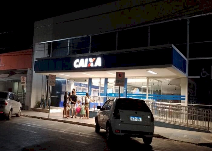 Lula pede que Caixa suspenda tarifa de Pix