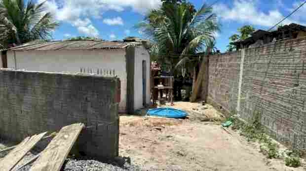 Casa que foi invadida por homens que mataram casal em Conde