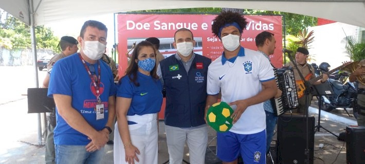 Doadores como Herbert do Nascimento, com 64 doações de sangue e de plaquetas por aférese, receberam brindes especiais