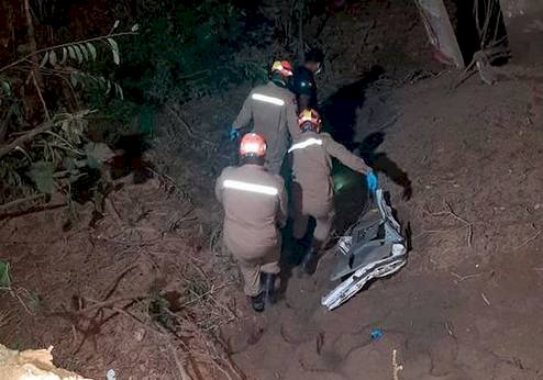Capotamento de caminhão tipo caçamba deixa uma vítima fatal em Rodovia na Paraíba
