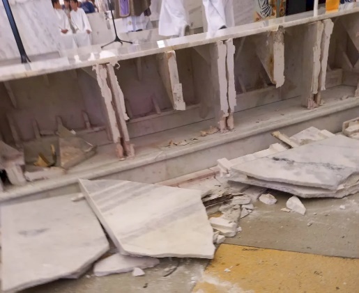 Estrutura atingiu de mármore perna de fiel ao cair de altar, em Patos, PB