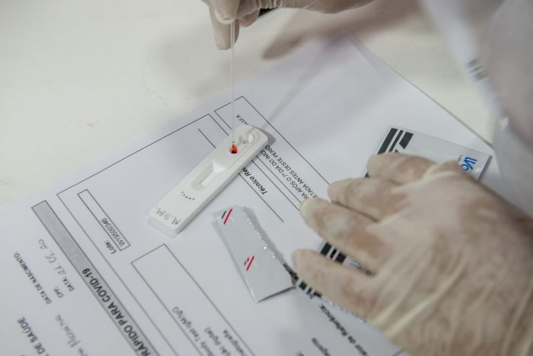 Saúde distribui doses de vacina e testes de Covid-19 para os 223 municípios paraibanos nesta segunda-feira