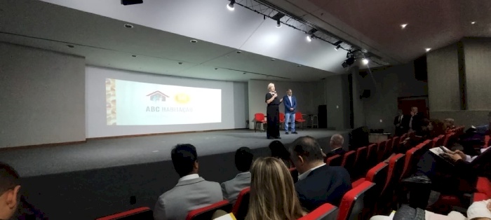 Encontro para avaliar o programa habitacional no Brasil