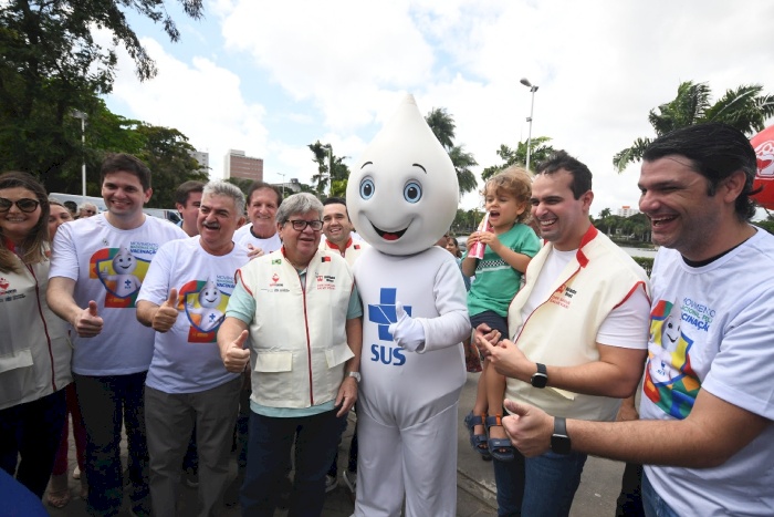 Campanha de Multivacinação e entrega unidade móvel ao Hemocentro