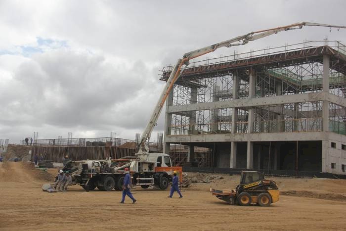 Inspeção as obras do Centro de Convenções