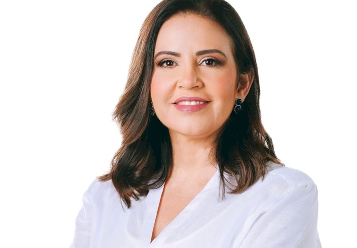 Sertaneja e orgulhosa de sua origem, Pollyanna cumpriu agenda em sua cidade, Pombal,