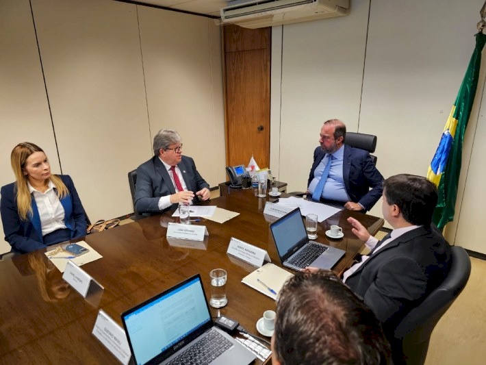 Governador, João Azevedo em audiência em Brasília com o Ministro das Minas e Energias