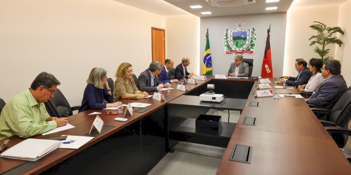  eJoão Azevêdo em reuniões com Banco Mundial e ANA